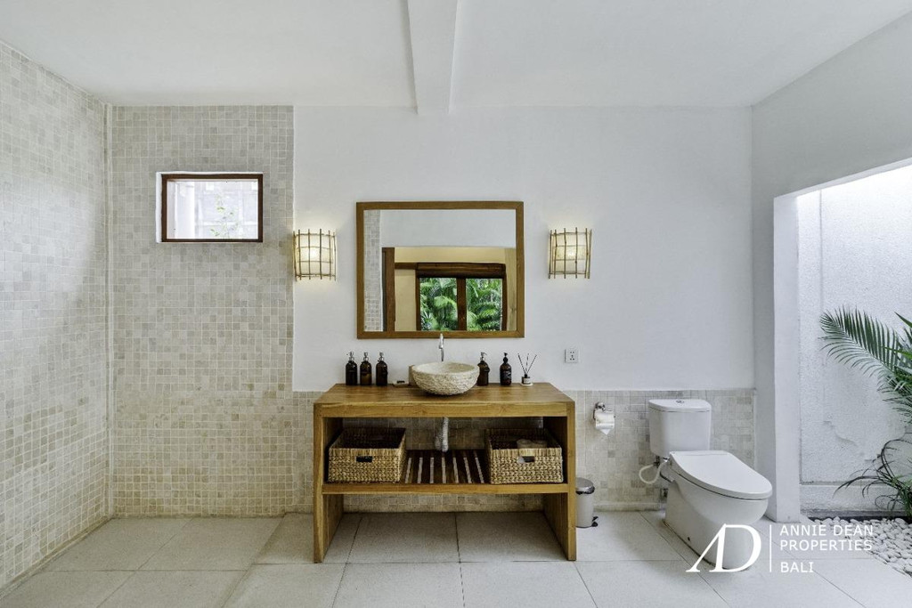 FREEHOLD | MODERN 3-BEDROOM VILLA IN CENTRAL SEMINYAK