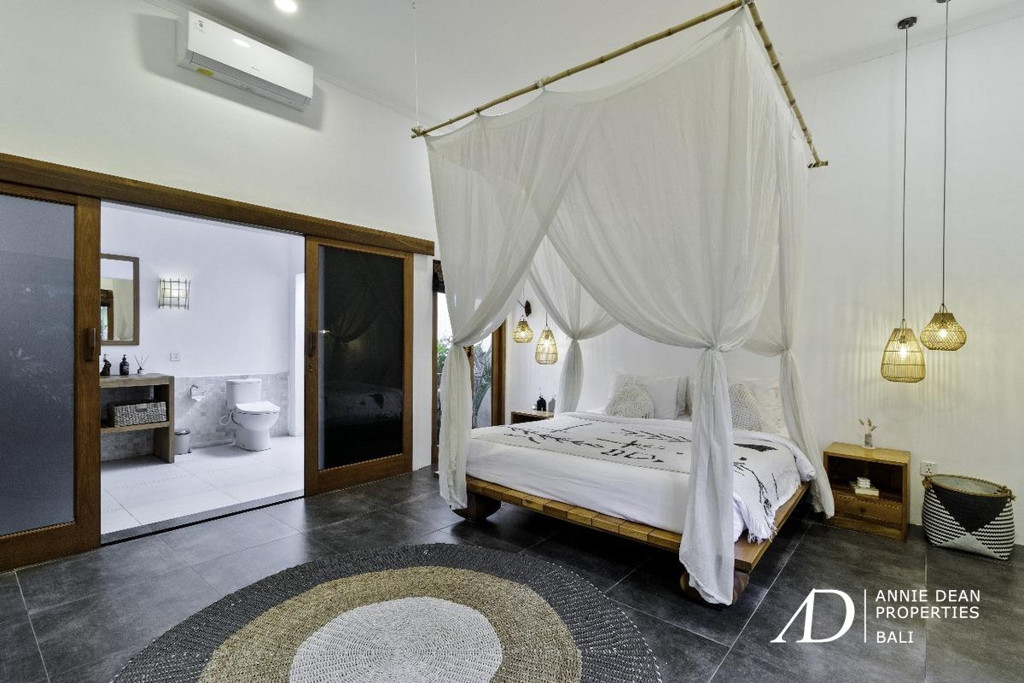 FREEHOLD | MODERN 3-BEDROOM VILLA IN CENTRAL SEMINYAK