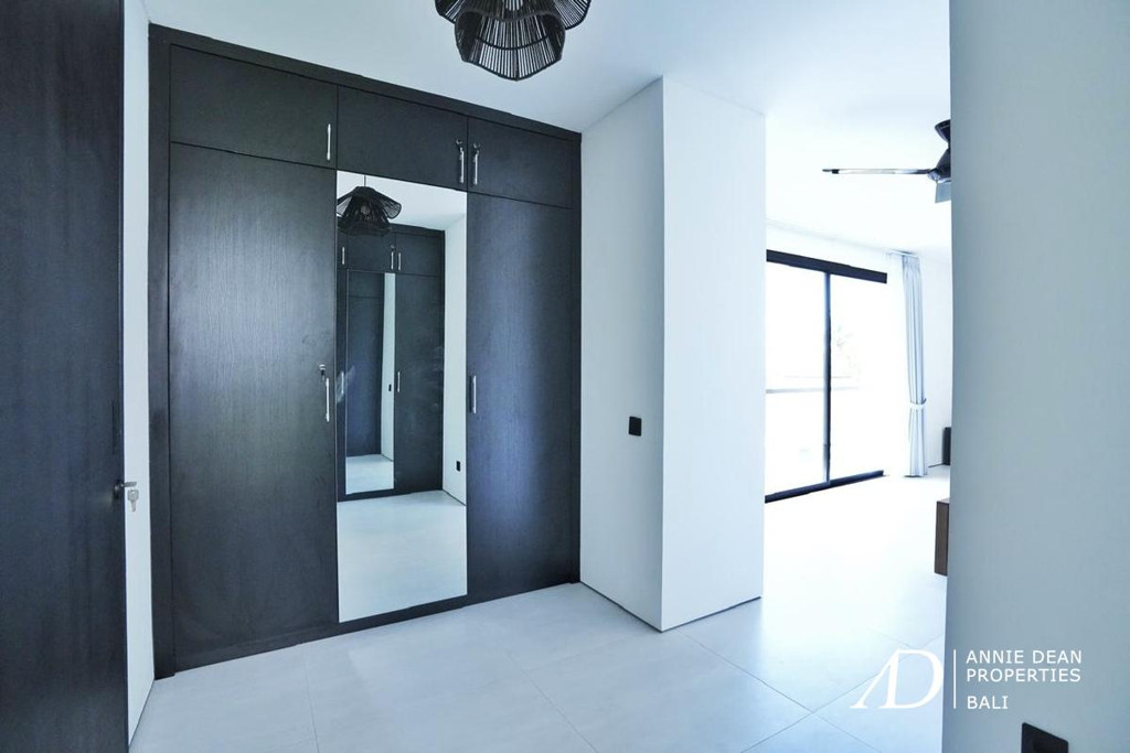 FREEHOLD | BRAND-NEW 3-BEDROOM VILLA IN CANGGU - TUMBAK BAYUH