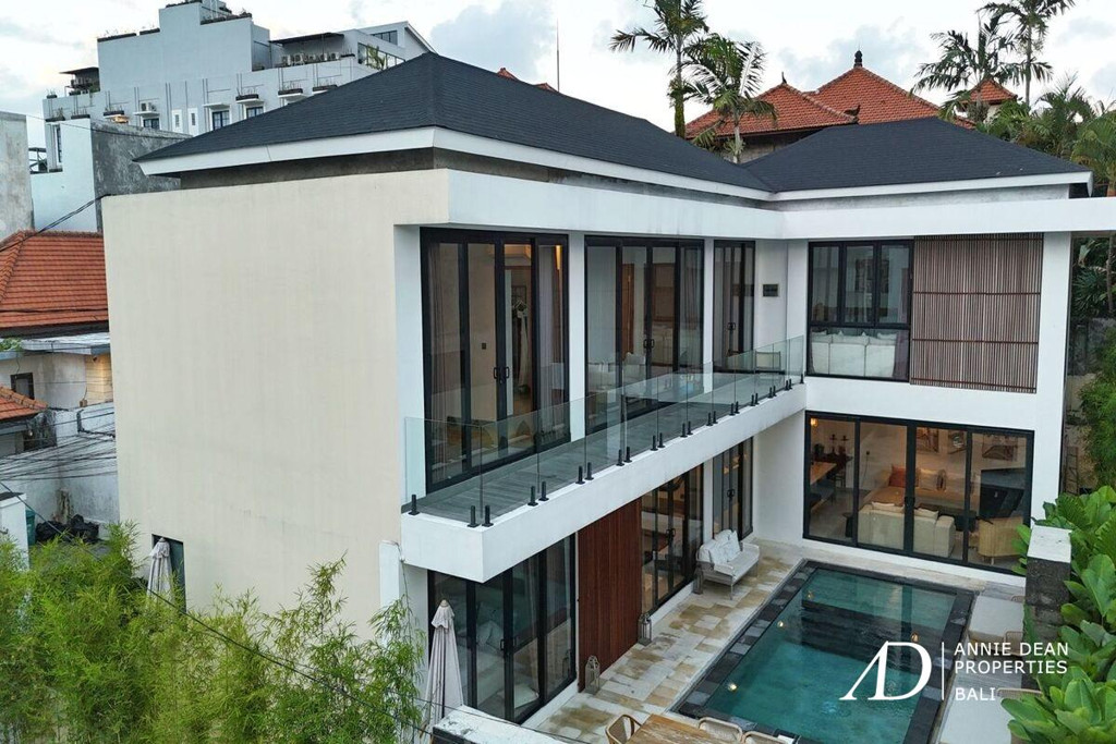 LEASEHOLD | 4-BEDROOM MODERN LUXURY VILLA IN UMALAS-BUMBAK