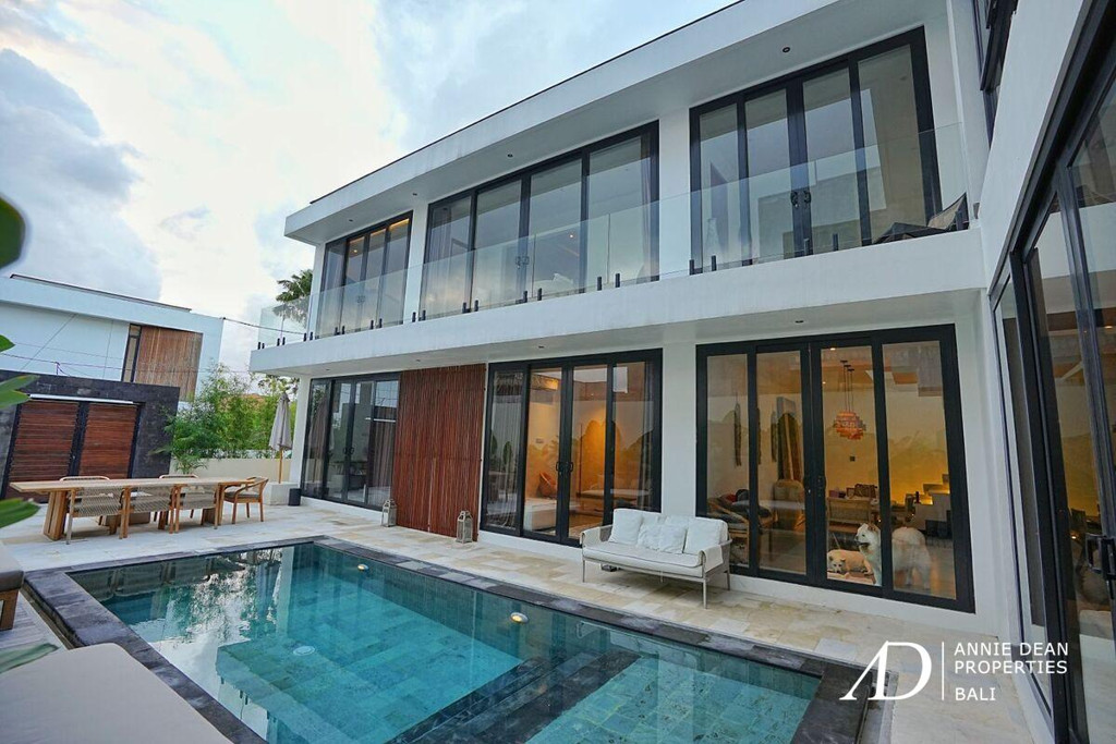 LEASEHOLD | 4-BEDROOM MODERN LUXURY VILLA IN UMALAS-BUMBAK