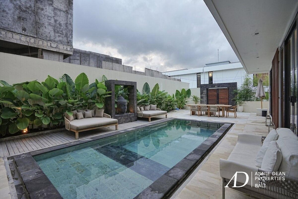 LEASEHOLD | 4-BEDROOM MODERN LUXURY VILLA IN UMALAS-BUMBAK