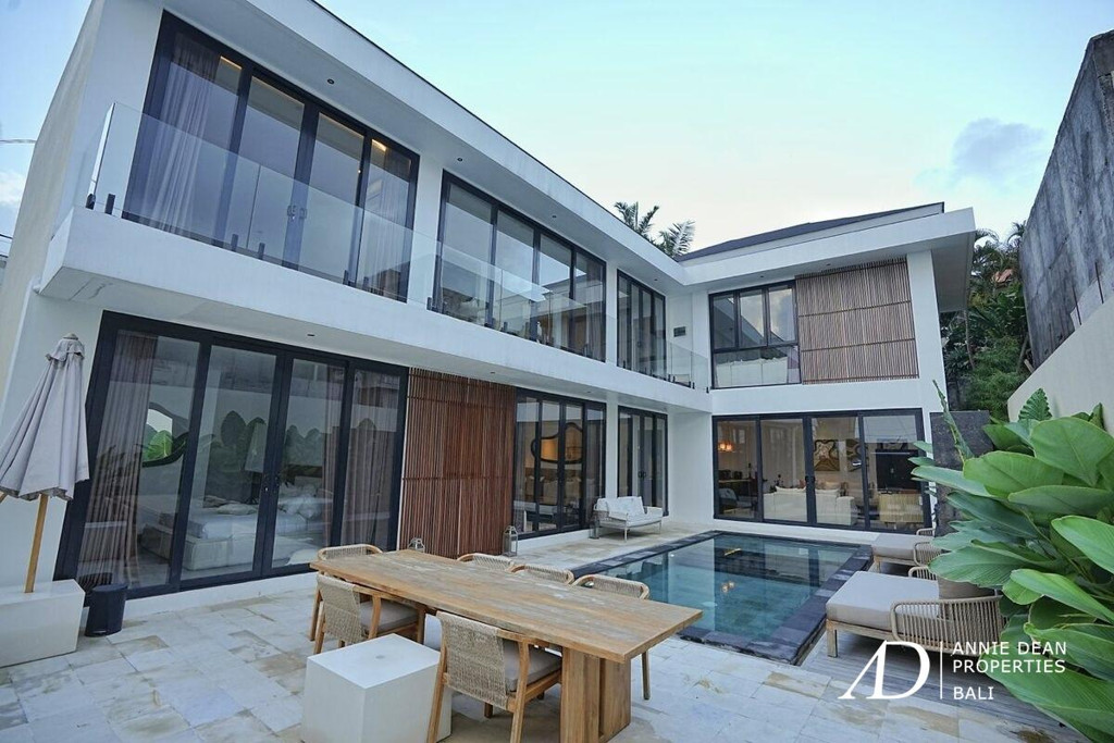LEASEHOLD | 4-BEDROOM MODERN LUXURY VILLA IN UMALAS-BUMBAK