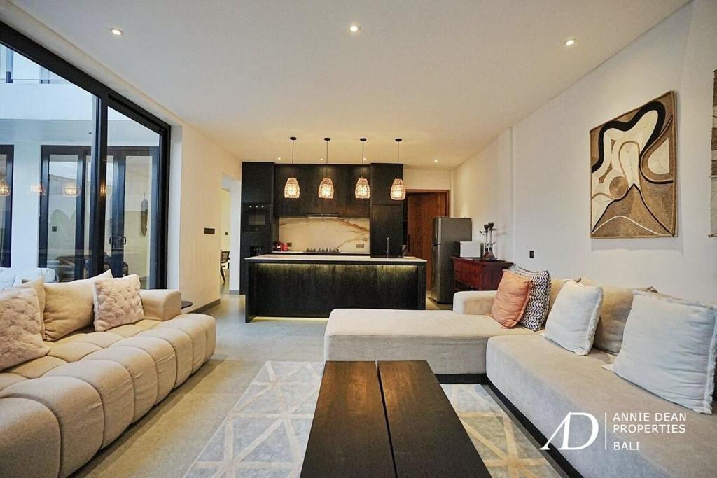 LEASEHOLD | 4-BEDROOM MODERN LUXURY VILLA IN UMALAS-BUMBAK