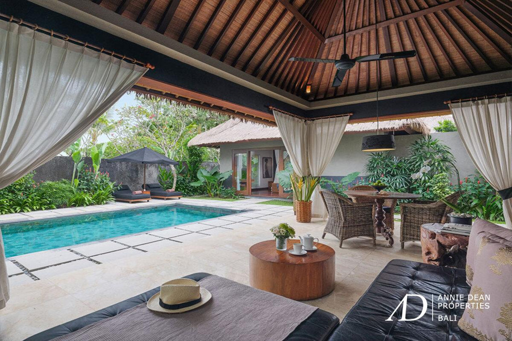 LEASEHOLD 25 YEARS | LUXURY BOUTIQUE VILLA AT SEMINYAK BEACH AREA