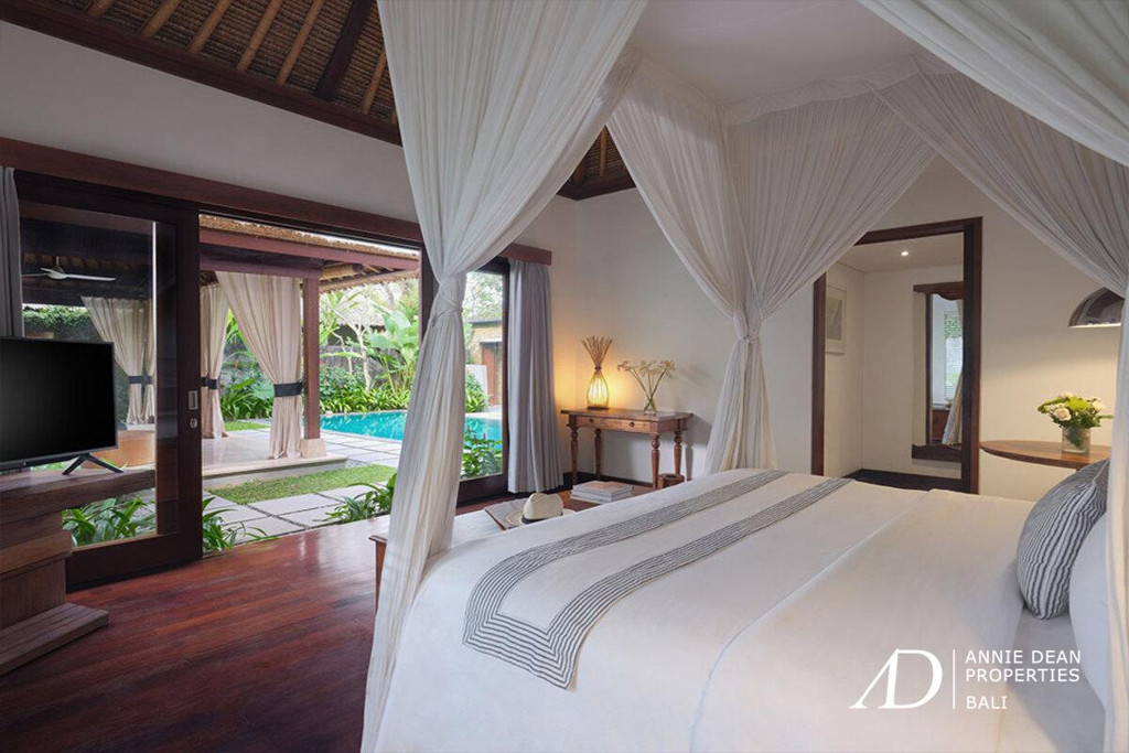 LEASEHOLD 25 YEARS | LUXURY BOUTIQUE VILLA AT SEMINYAK BEACH AREA