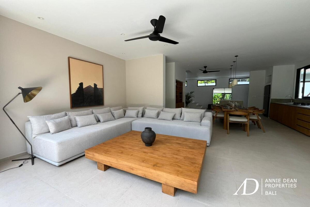 LEASEHOLD | COMPLEX OF 3 DESIGNER VILLAS IN BABAKAN CANGGU
