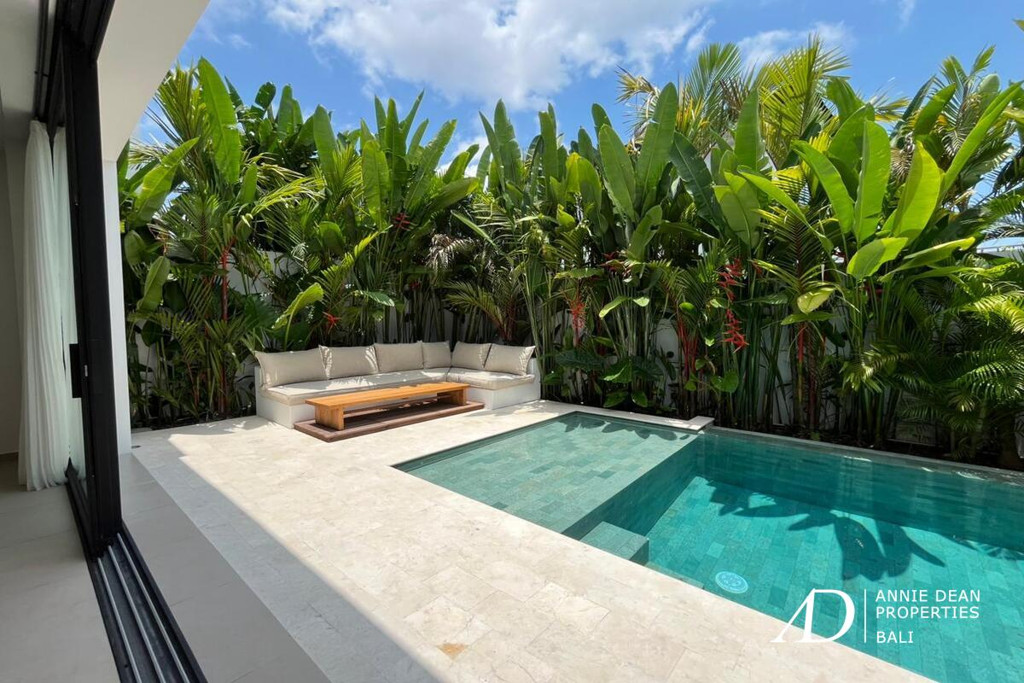 LEASEHOLD | COMPLEX OF 3 DESIGNER VILLAS IN BABAKAN CANGGU