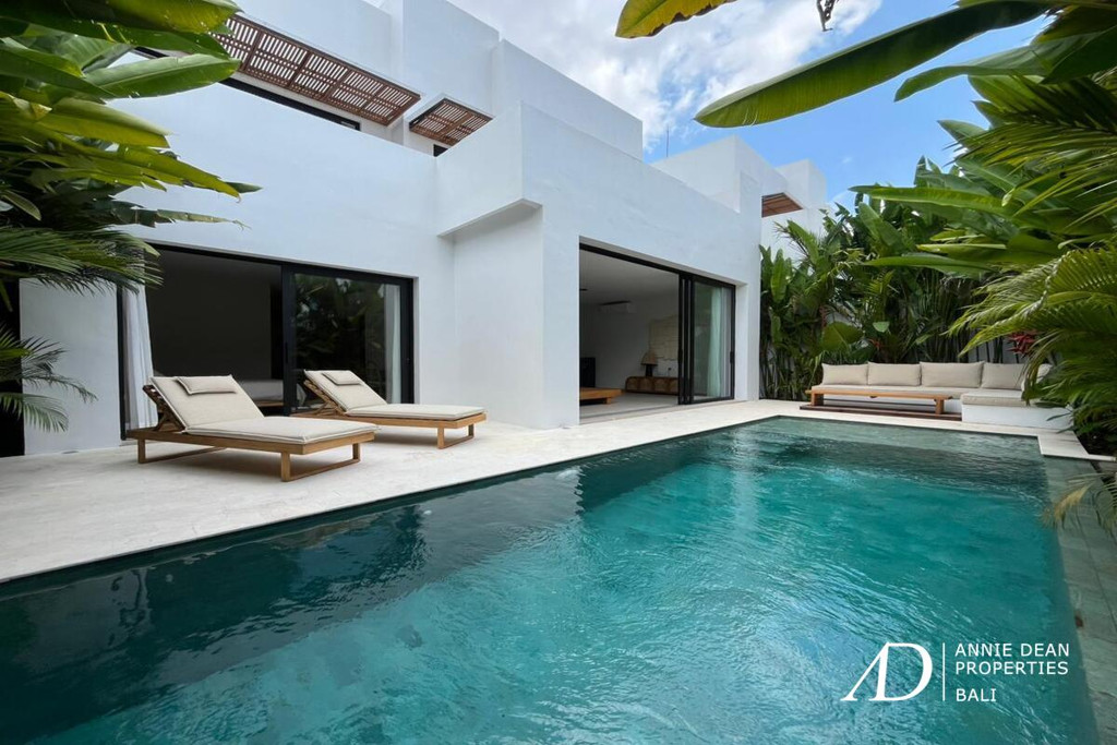 LEASEHOLD | COMPLEX OF 3 DESIGNER VILLAS IN BABAKAN CANGGU