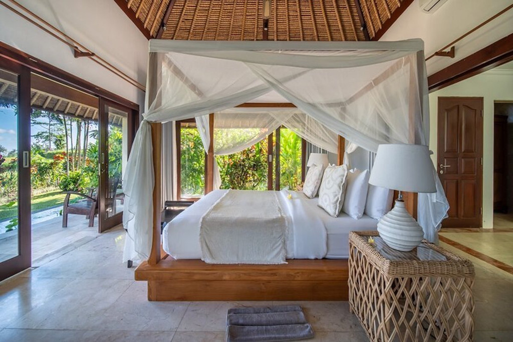 FREEHOLD | COLONIAL-STYLE VILLA WITH JUNGLE AND RICE FIELD VIEWS - UBUD TEGALLALANG