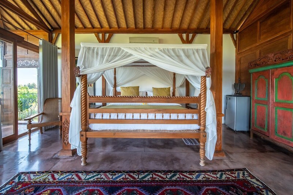 FREEHOLD | COLONIAL-STYLE VILLA WITH JUNGLE AND RICE FIELD VIEWS - UBUD TEGALLALANG