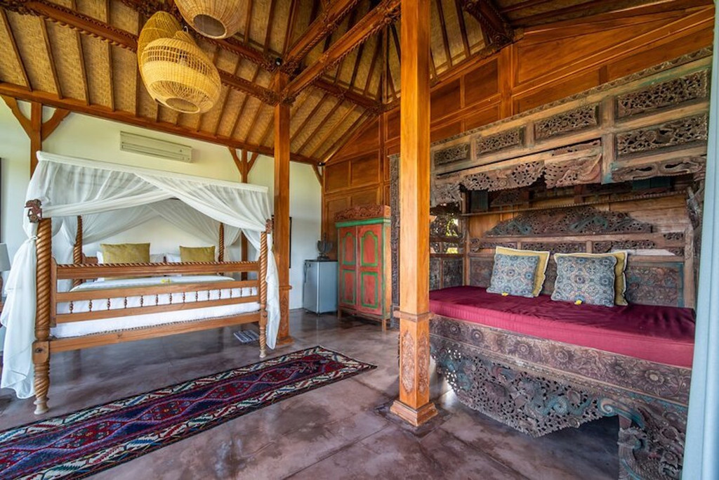 FREEHOLD | COLONIAL-STYLE VILLA WITH JUNGLE AND RICE FIELD VIEWS - UBUD TEGALLALANG