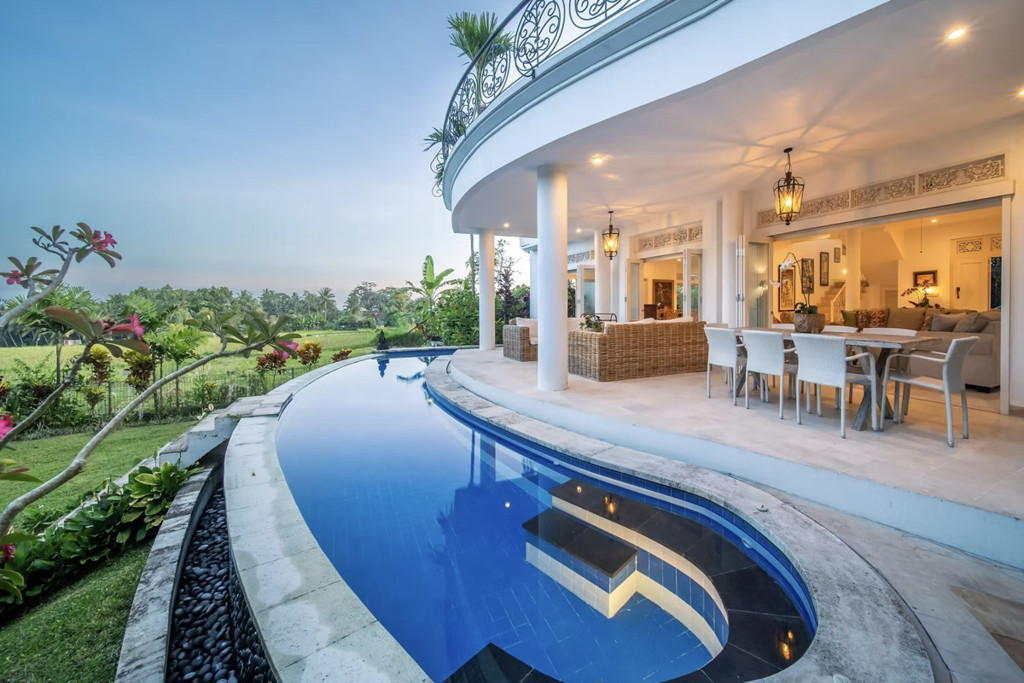FREEHOLD | COLONIAL-STYLE VILLA WITH JUNGLE AND RICE FIELD VIEWS - UBUD TEGALLALANG