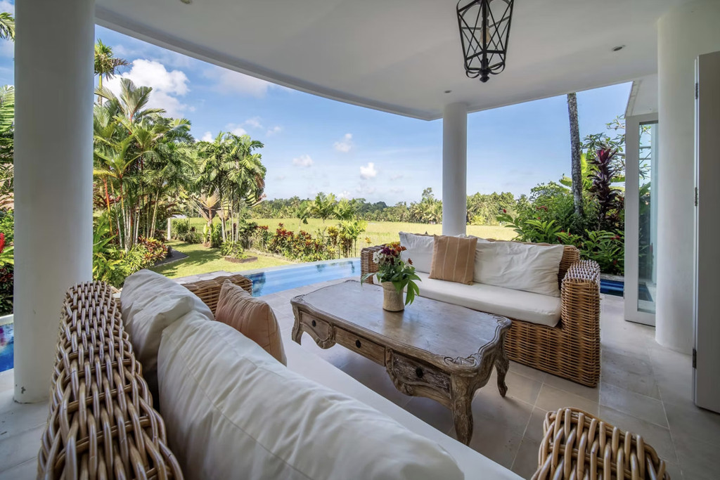 FREEHOLD | COLONIAL-STYLE VILLA WITH JUNGLE AND RICE FIELD VIEWS - UBUD TEGALLALANG
