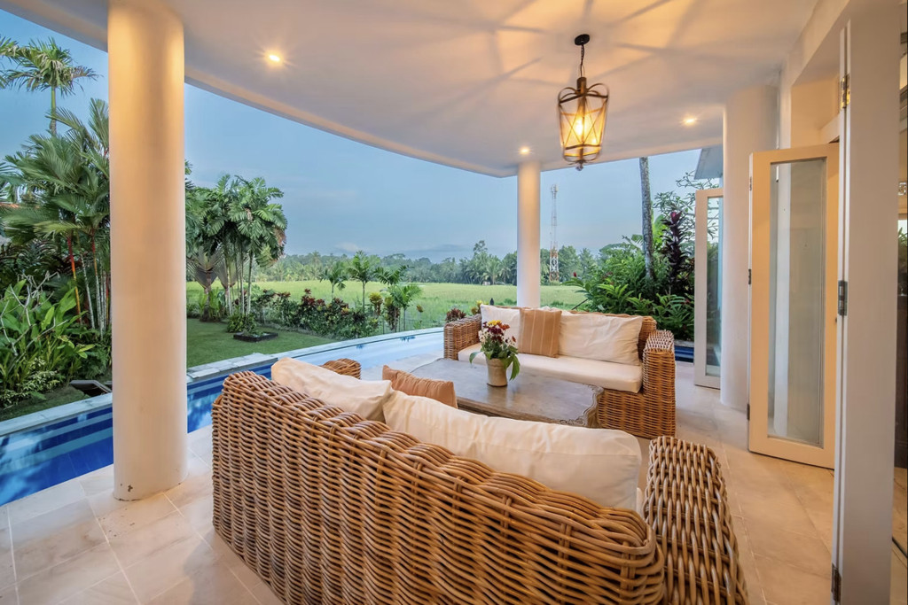 FREEHOLD | COLONIAL-STYLE VILLA WITH JUNGLE AND RICE FIELD VIEWS - UBUD TEGALLALANG