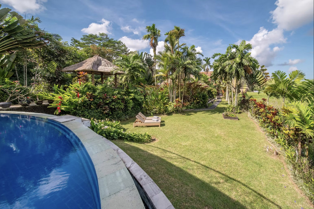 FREEHOLD | COLONIAL-STYLE VILLA WITH JUNGLE AND RICE FIELD VIEWS - UBUD TEGALLALANG
