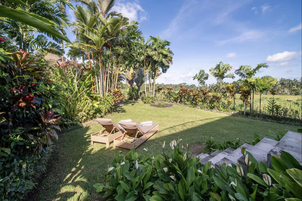 FREEHOLD | COLONIAL-STYLE VILLA WITH JUNGLE AND RICE FIELD VIEWS - UBUD TEGALLALANG