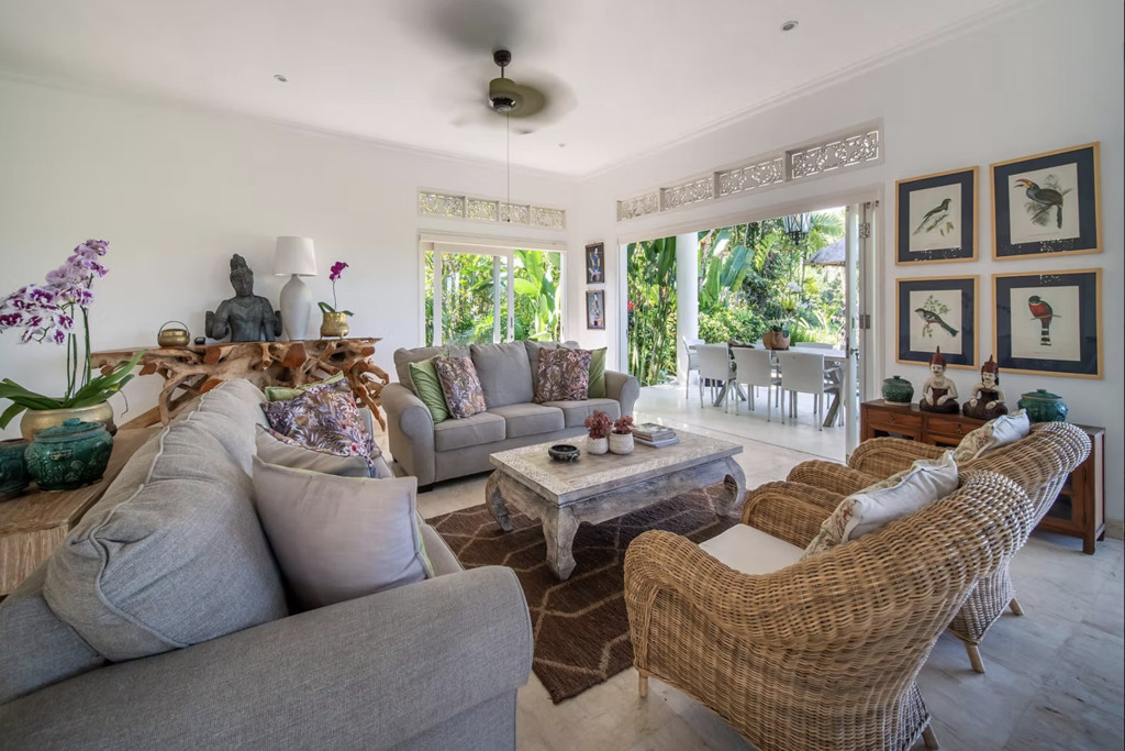 FREEHOLD | COLONIAL-STYLE VILLA WITH JUNGLE AND RICE FIELD VIEWS - UBUD TEGALLALANG