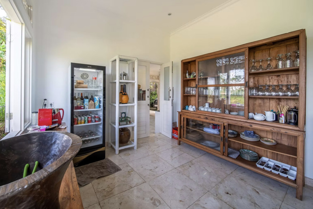 FREEHOLD | COLONIAL-STYLE VILLA WITH JUNGLE AND RICE FIELD VIEWS - UBUD TEGALLALANG