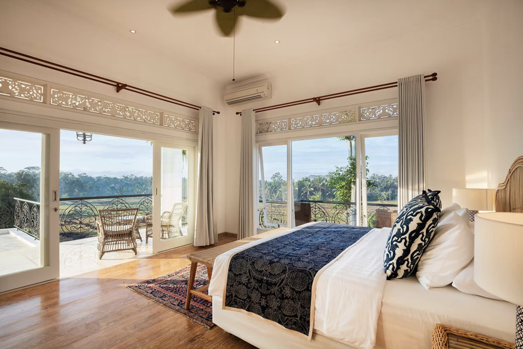 FREEHOLD | COLONIAL-STYLE VILLA WITH JUNGLE AND RICE FIELD VIEWS - UBUD TEGALLALANG