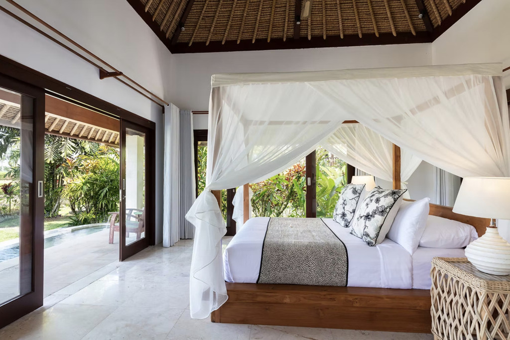 FREEHOLD | COLONIAL-STYLE VILLA WITH JUNGLE AND RICE FIELD VIEWS - UBUD TEGALLALANG
