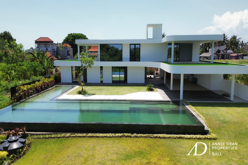 LEASEHOLD | MODERN ARCHITECTURAL VILLA WITH PANORAMIC RICE FIELD VIEWS - UBUD