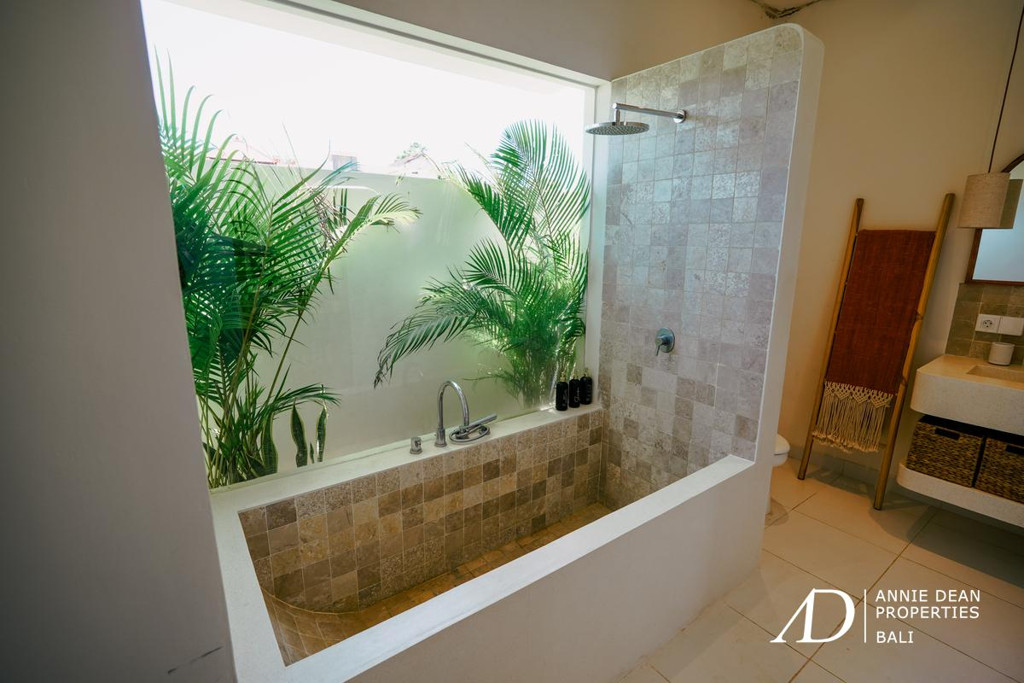 LEASEHOLD | 2-BEDROOM VILLA WITH RICE FIELD VIEWS IN CEMAGI