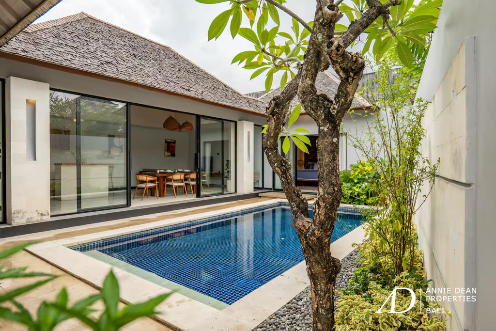 FREEHOLD | FULLY FURNISHED 2-BEDROOM VILLA IN PRIME SEMINYAK