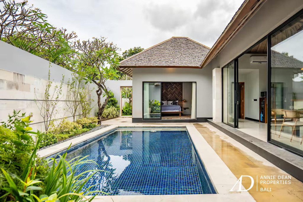 FREEHOLD | FULLY FURNISHED 2-BEDROOM VILLA IN PRIME SEMINYAK