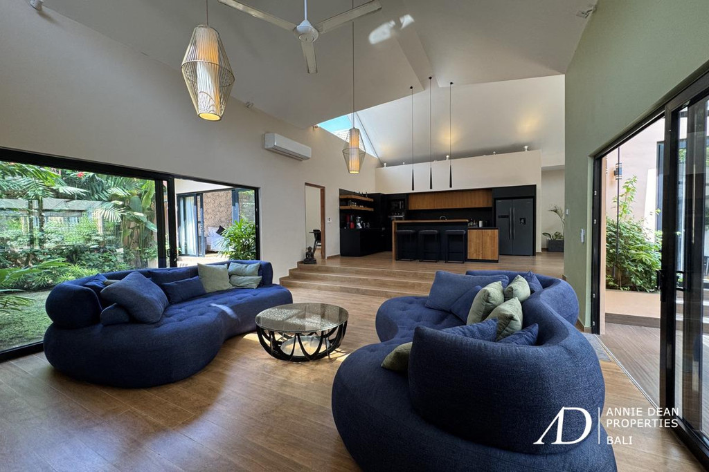  LEASEHOLD | 3-BEDROOM BEACHSIDE VILLA IN SANUR