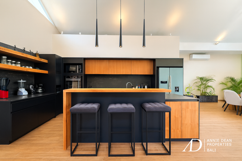  LEASEHOLD | 3-BEDROOM BEACHSIDE VILLA IN SANUR