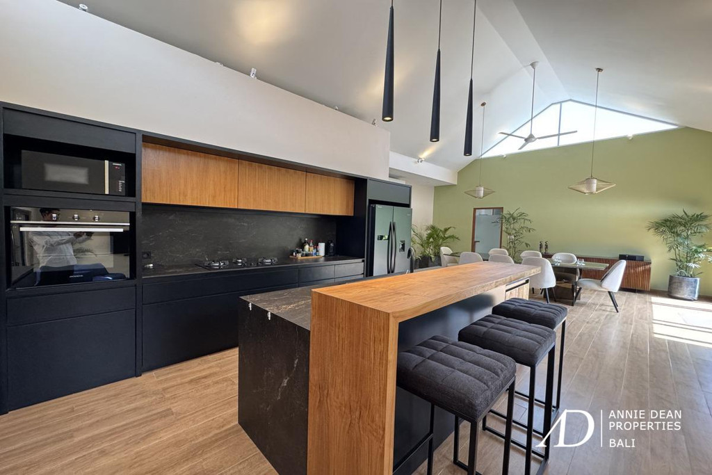  LEASEHOLD | 3-BEDROOM BEACHSIDE VILLA IN SANUR