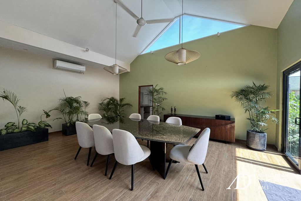  LEASEHOLD | 3-BEDROOM BEACHSIDE VILLA IN SANUR