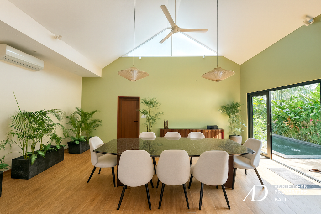  LEASEHOLD | 3-BEDROOM BEACHSIDE VILLA IN SANUR