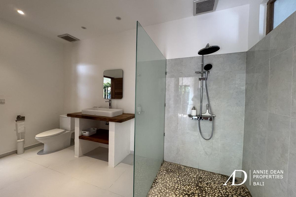  LEASEHOLD | 3-BEDROOM BEACHSIDE VILLA IN SANUR