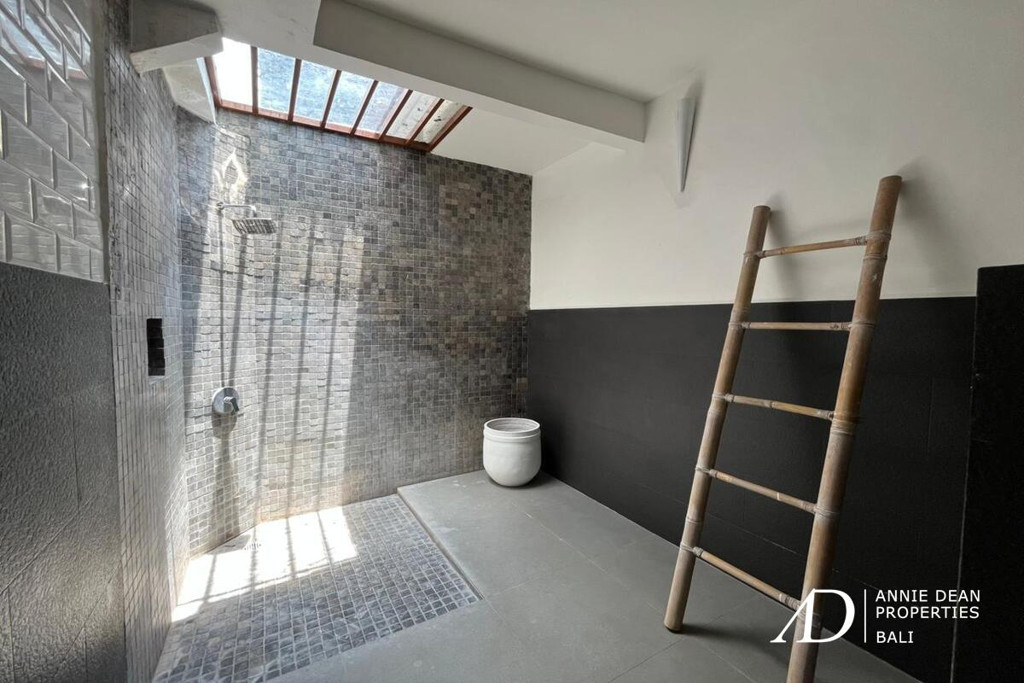 YEARLY RENTAL | 3-BEDROOM VILLA WITH SPACIOUS GARDEN IN  SEMER KEROBOKAN