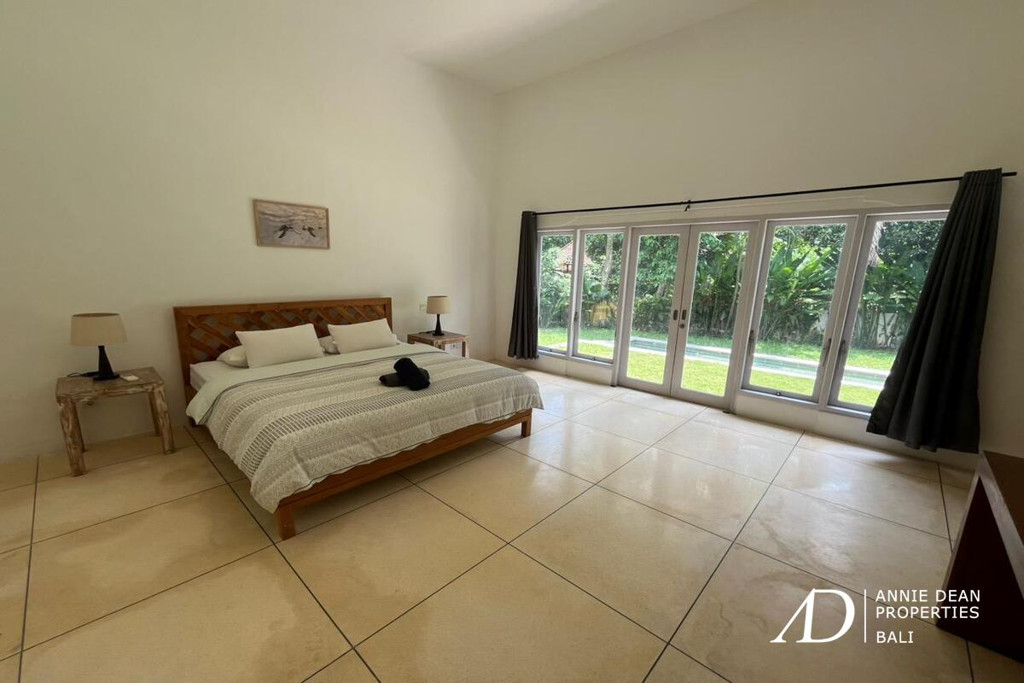 YEARLY RENTAL | 3-BEDROOM VILLA WITH SPACIOUS GARDEN IN  SEMER KEROBOKAN