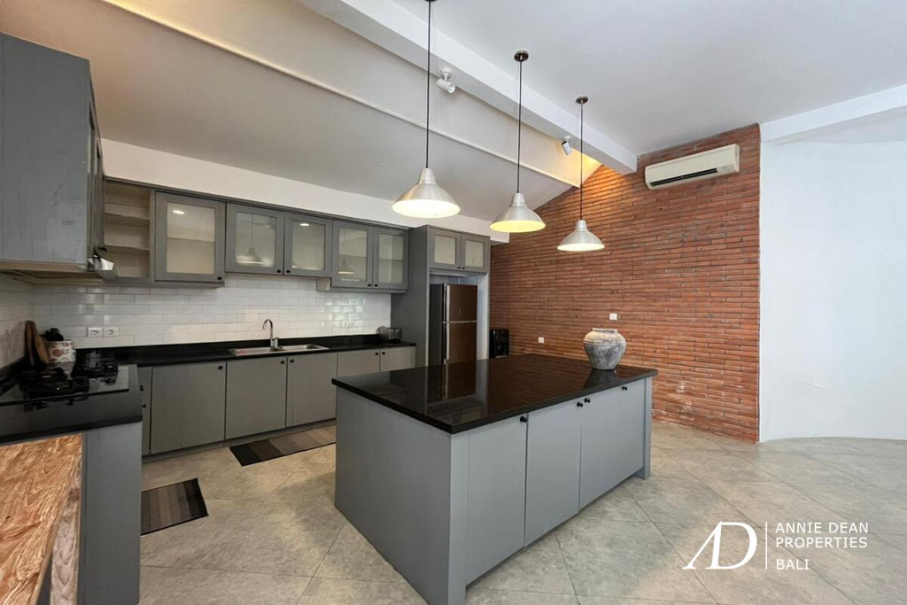 YEARLY RENTAL | 3-BEDROOM VILLA WITH SPACIOUS GARDEN IN  SEMER KEROBOKAN