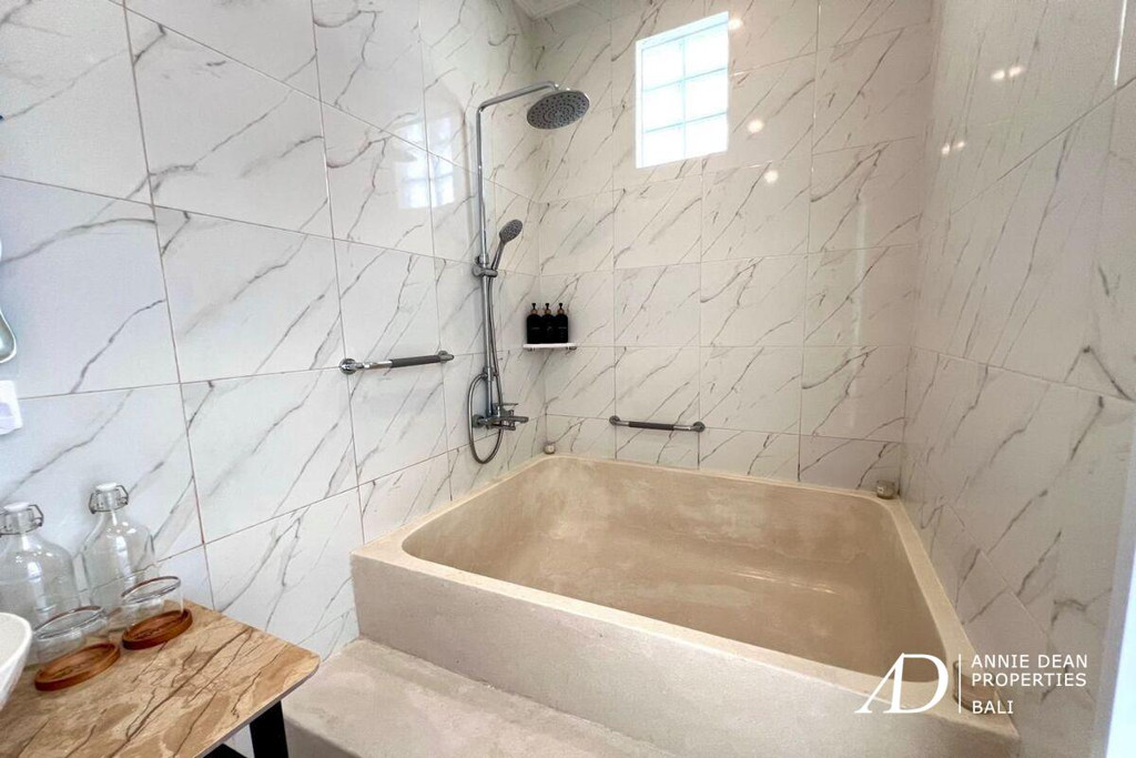 FREEHOLD | MODERN 3-BEDROOM VILLA IN KEROBOKAN NEAR CANGGU