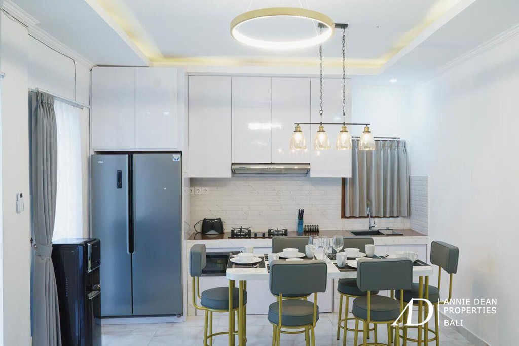 FREEHOLD | MODERN 3-BEDROOM VILLA IN KEROBOKAN NEAR CANGGU