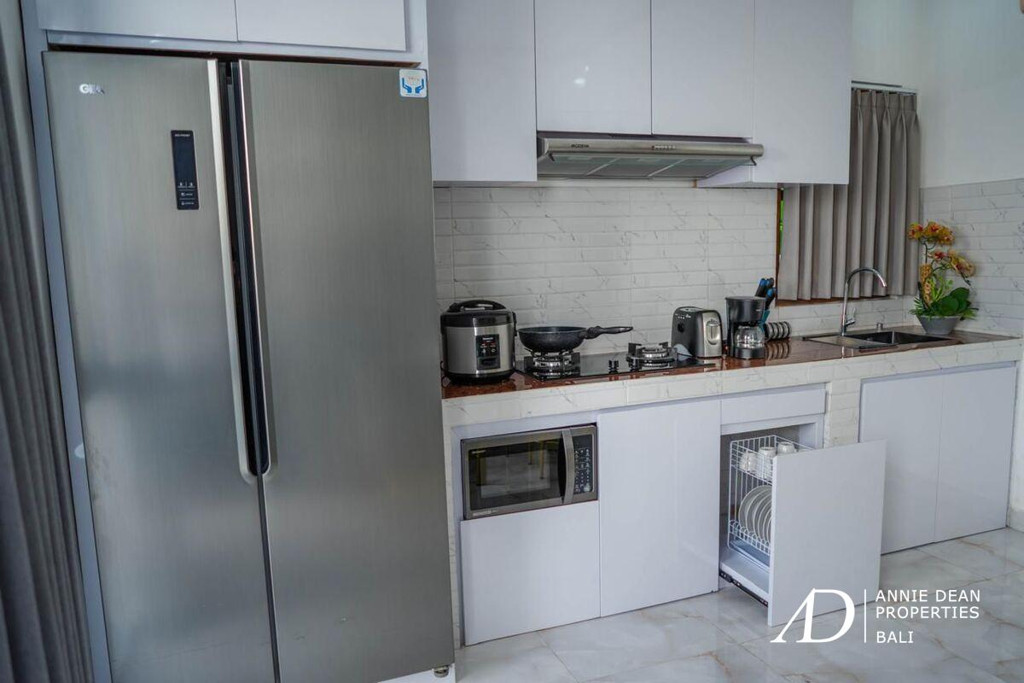 FREEHOLD | MODERN 3-BEDROOM VILLA IN KEROBOKAN NEAR CANGGU