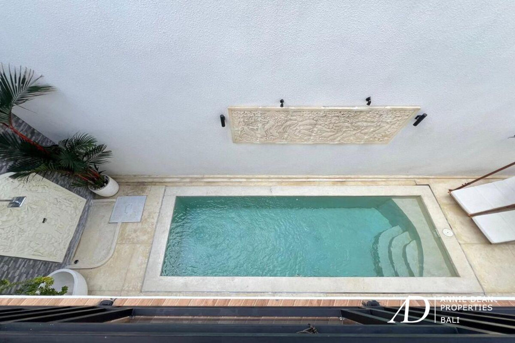 FREEHOLD | MODERN 3-BEDROOM VILLA IN KEROBOKAN NEAR CANGGU