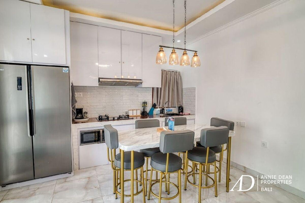 FREEHOLD | MODERN 3-BEDROOM VILLA IN KEROBOKAN NEAR CANGGU