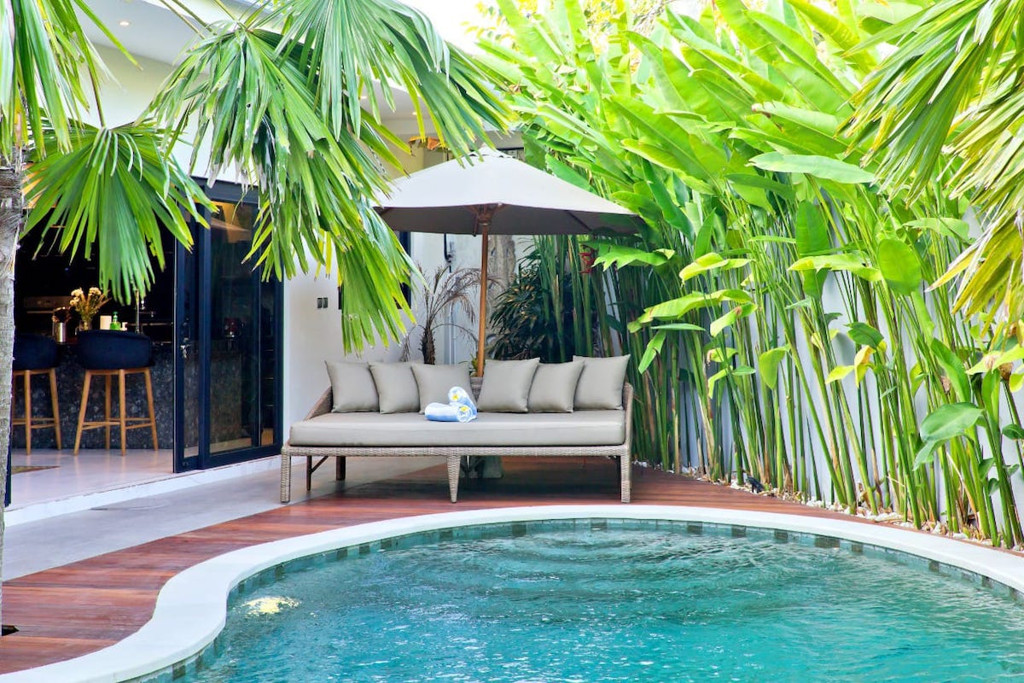 LEASEHOLD 3-BEDROOM MODERN CONTEMPORARY VILLA IN SEMINYAK