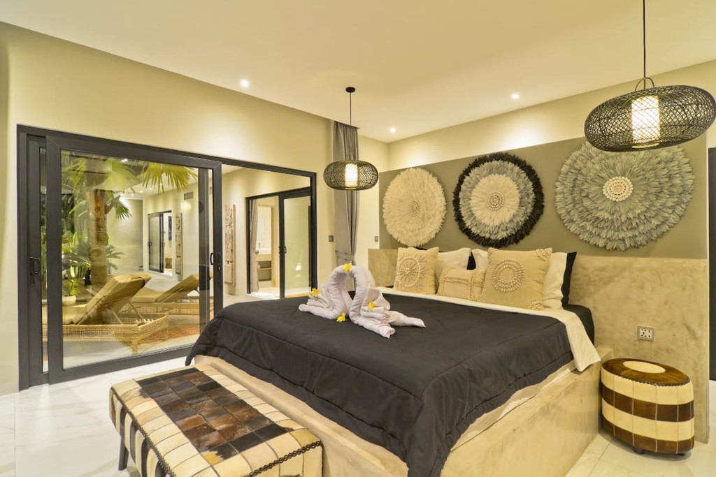 LEASEHOLD 3-BEDROOM MODERN CONTEMPORARY VILLA IN SEMINYAK