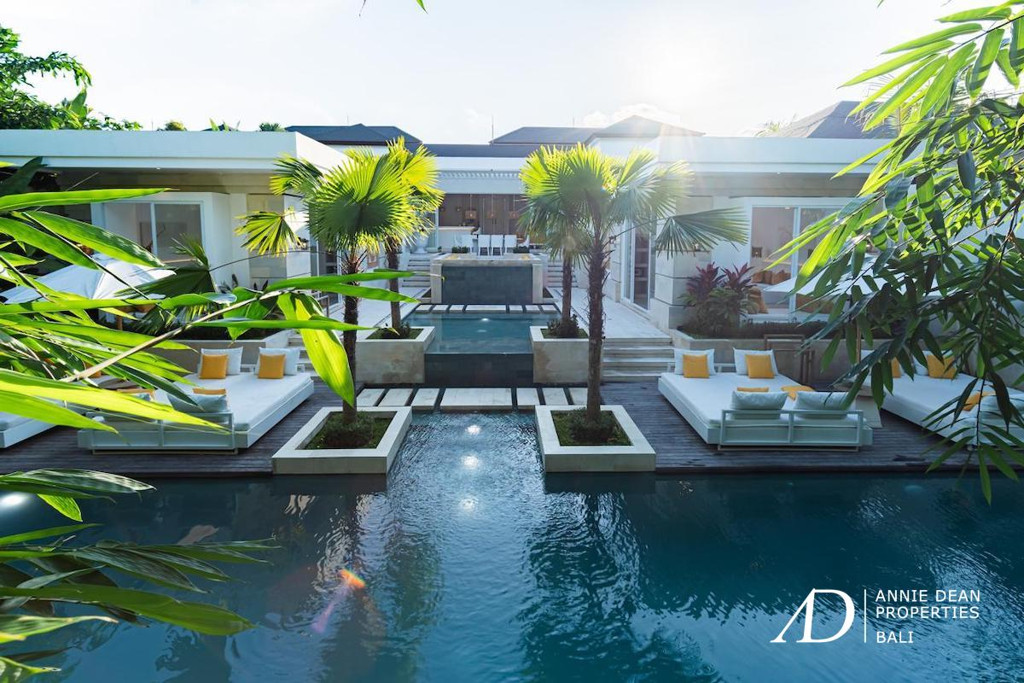 LEASEHOLD | CONTEMPORARY 5-BED LUXURY VILLA IN UBUD