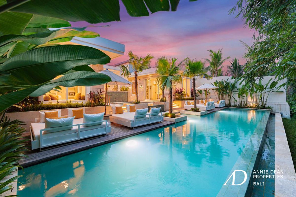 LEASEHOLD | CONTEMPORARY 5-BED LUXURY VILLA IN UBUD