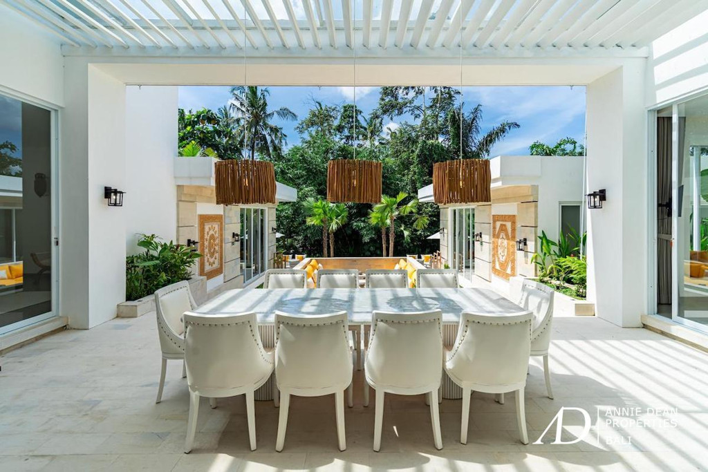 LEASEHOLD | CONTEMPORARY 5-BED LUXURY VILLA IN UBUD