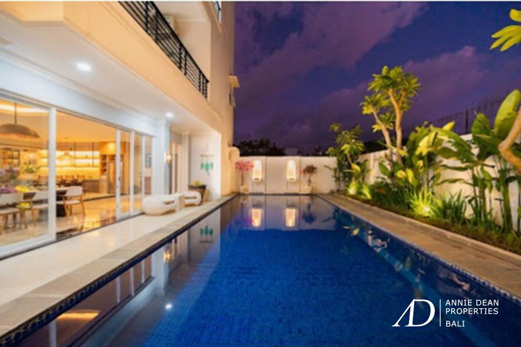 FREEHOLD | MODERN 4-BEDROOM VILLA IN JIMBARAN