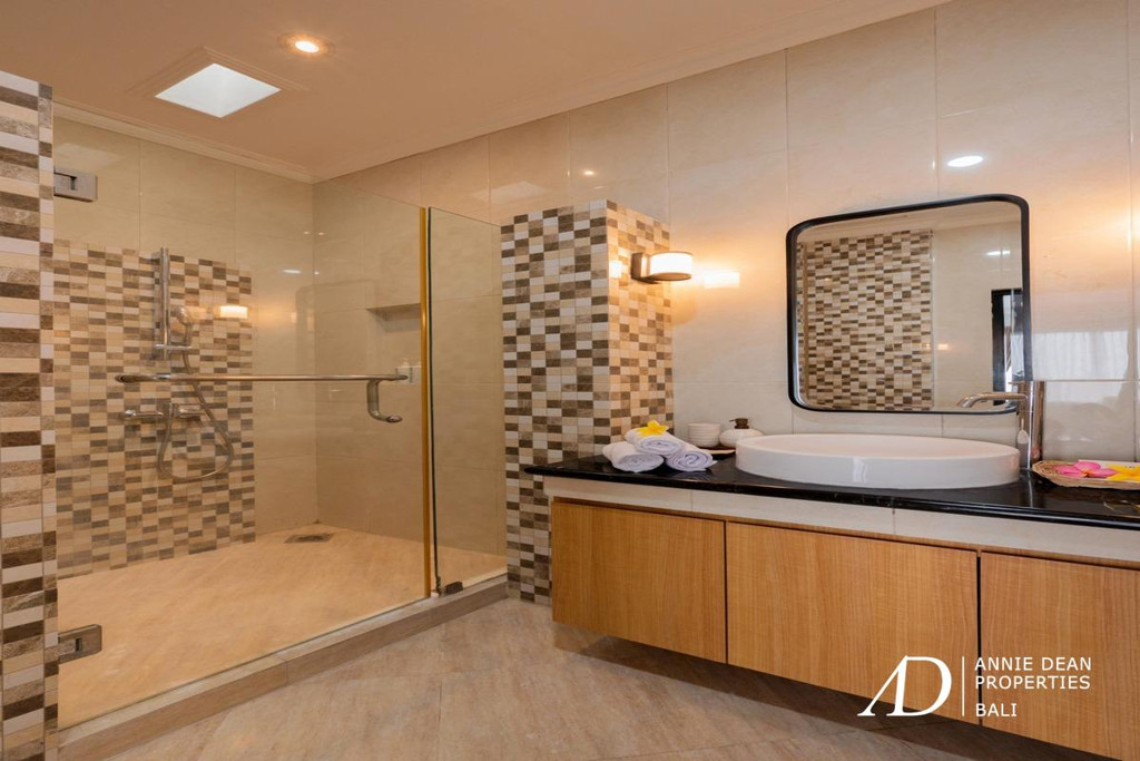 FREEHOLD | MODERN 4-BEDROOM VILLA IN JIMBARAN